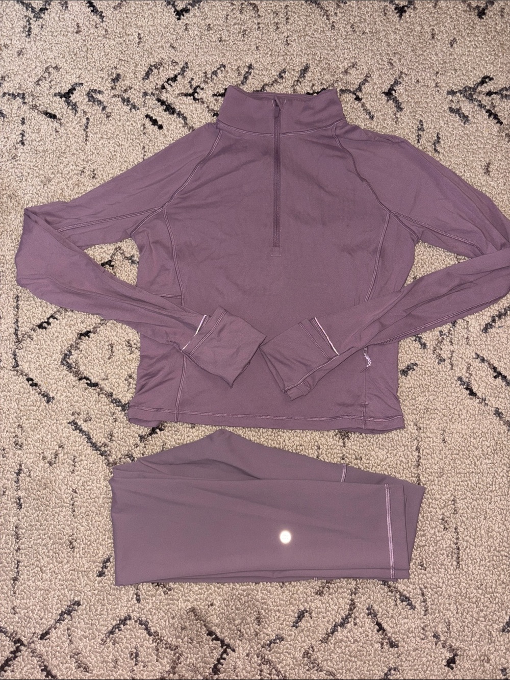 lululemon set top Med / leggings 4 EUC